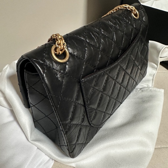 Authentic Chanel 255 - Picture 5 of 12